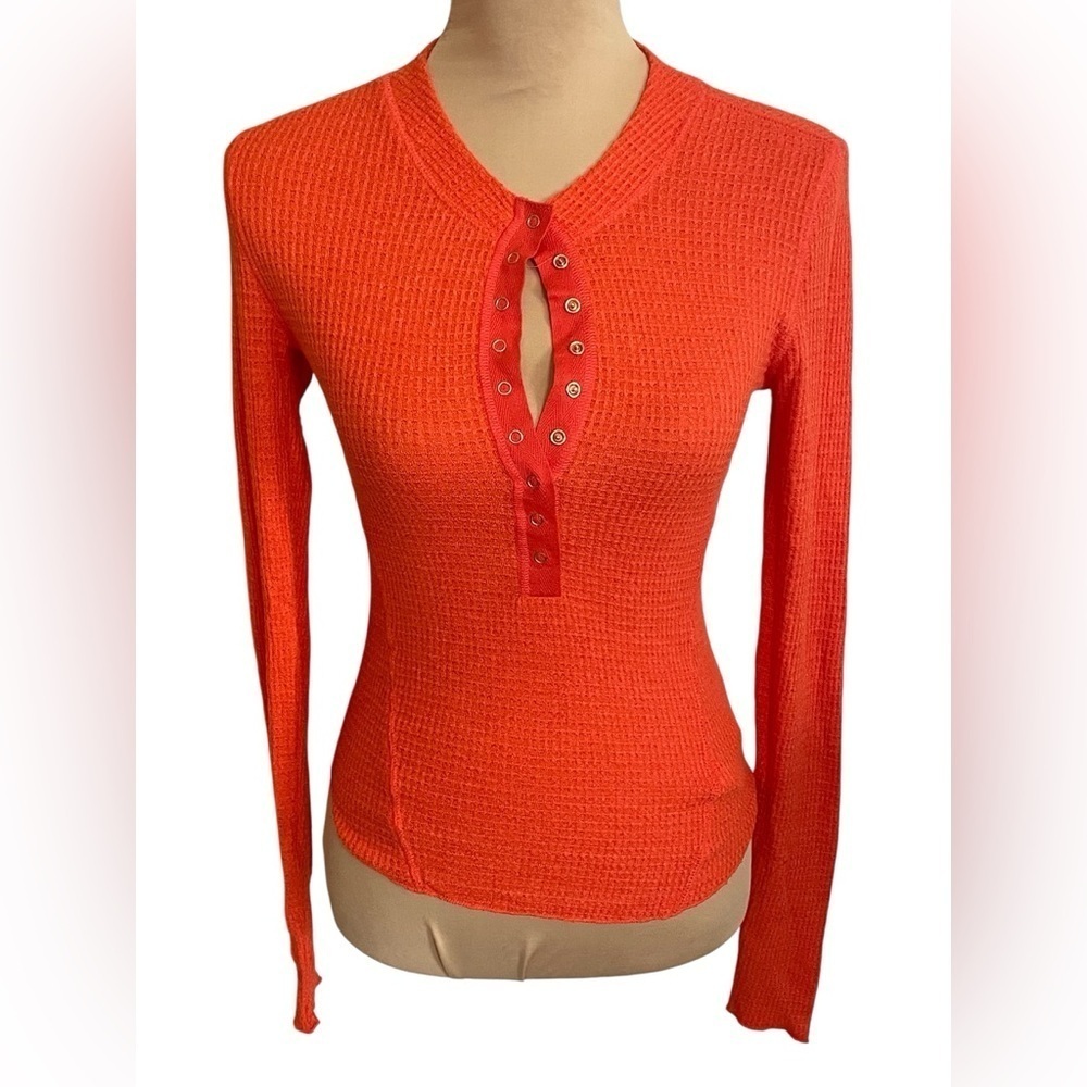 Free People One of The Girls Thermal Henley Top Sz Small Red Orange Coral - Picture 3 of 9